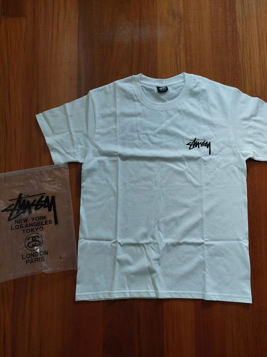 T-shirt stussy dos dados