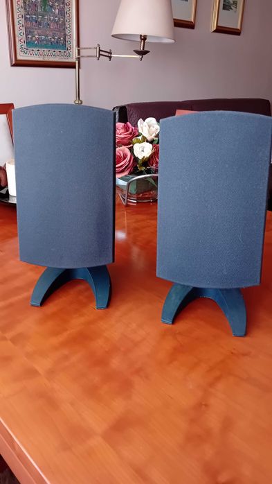 Par de colunas de audio da marca Celestion