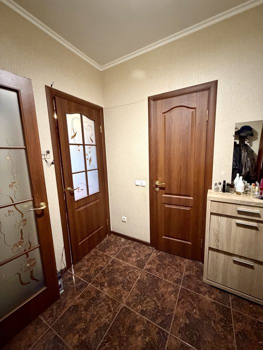 Продаж 1к цегла Озерна Виставка біля озера