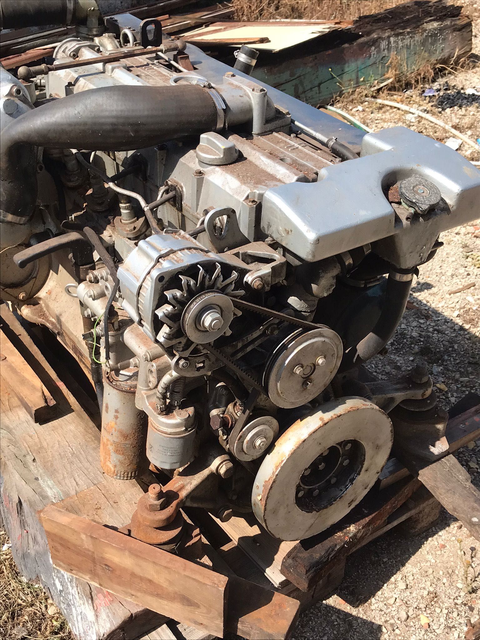 Barco 2 Motores Maritimos (in-board) DEUTZ-VETUS 183HP Turbo (121KW)