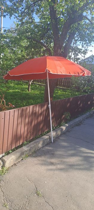 Парасоля садова,пляжна