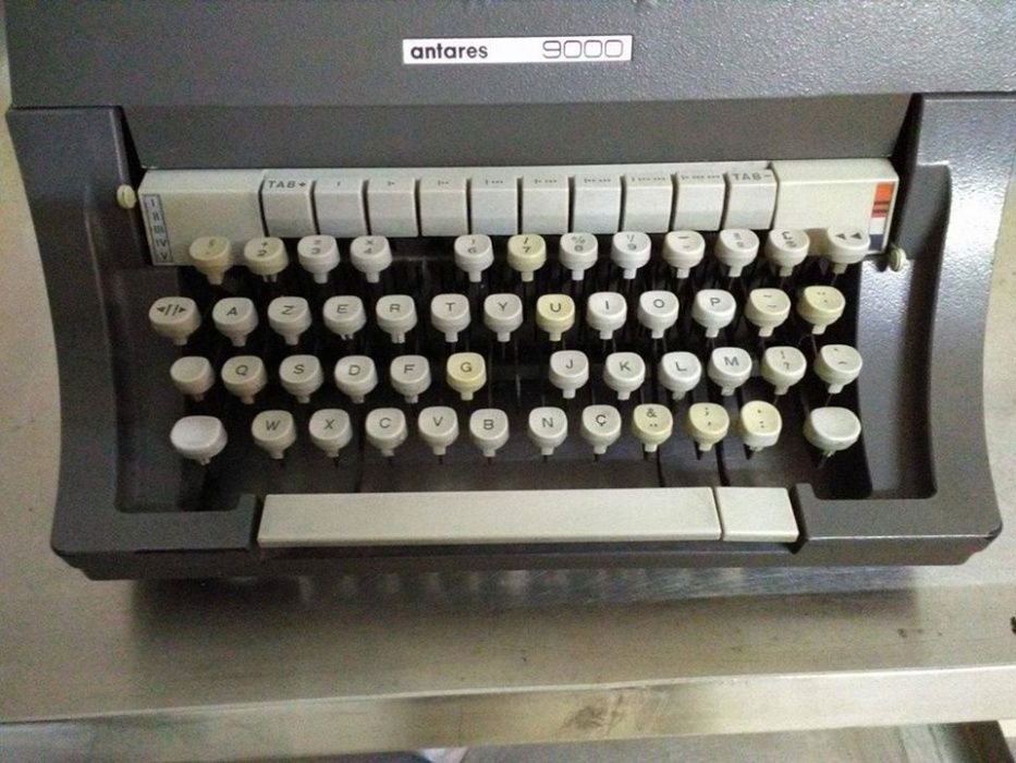 Máquina Escrever Antares 9000