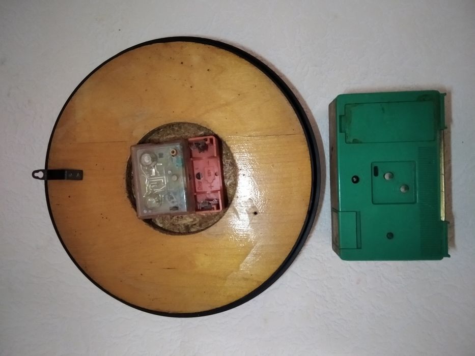 Часы-8шт.настенные  и настольные! одним лотом!