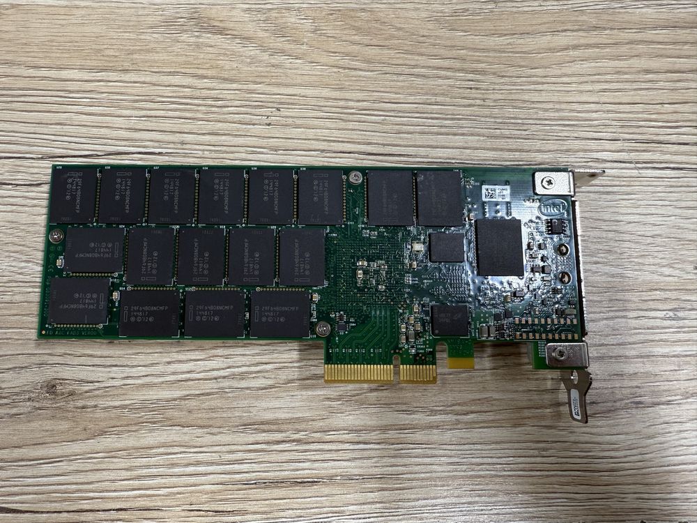 SSD Nvme Oracle Intel DC P3600 1.6Tb підходить також для ПК