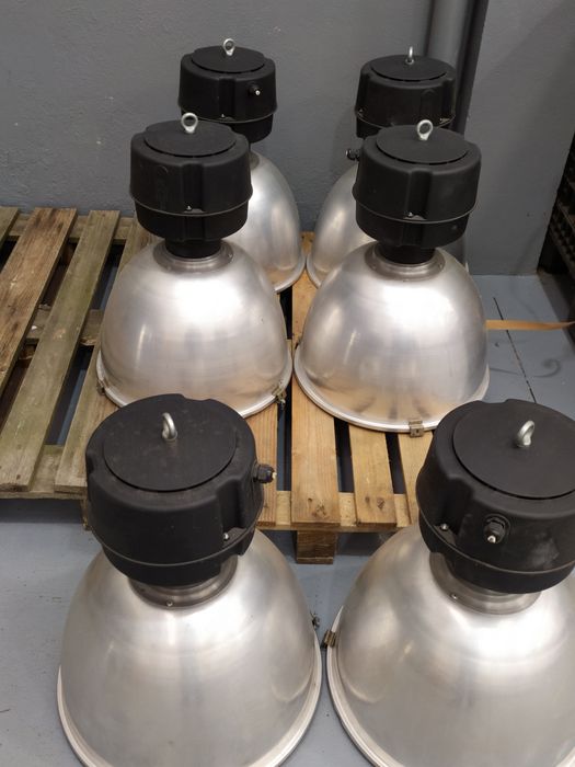 Campanulas iluminação industrial