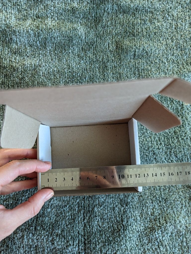Коробка самозбірна біла 9.5х12х3.5