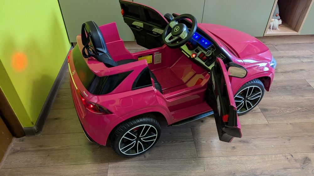 Дитячий електромобіль Mercedes GLE рожевий