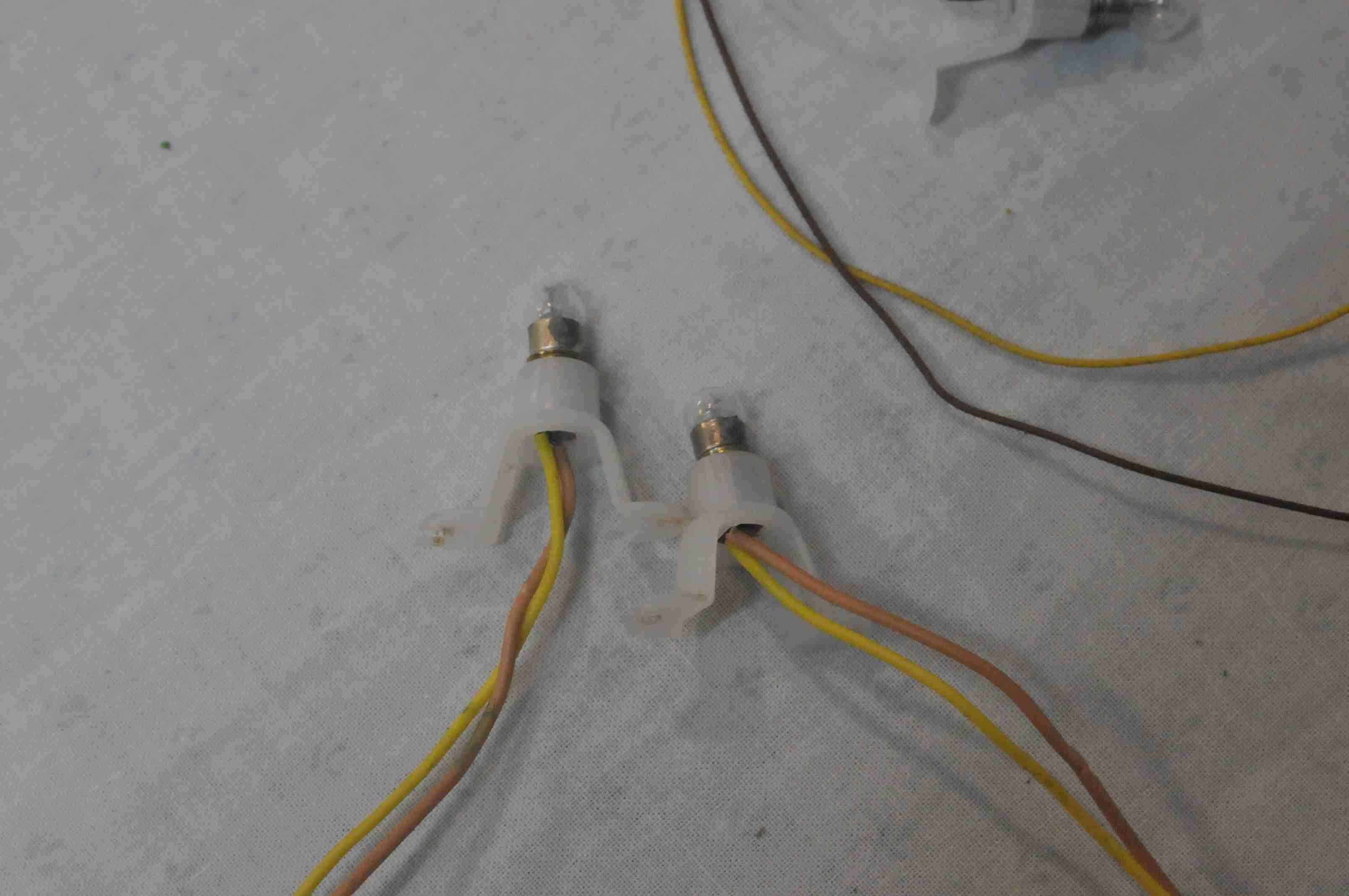 HO - Lampadas com casquilho 19 volts BRAWA ref 580