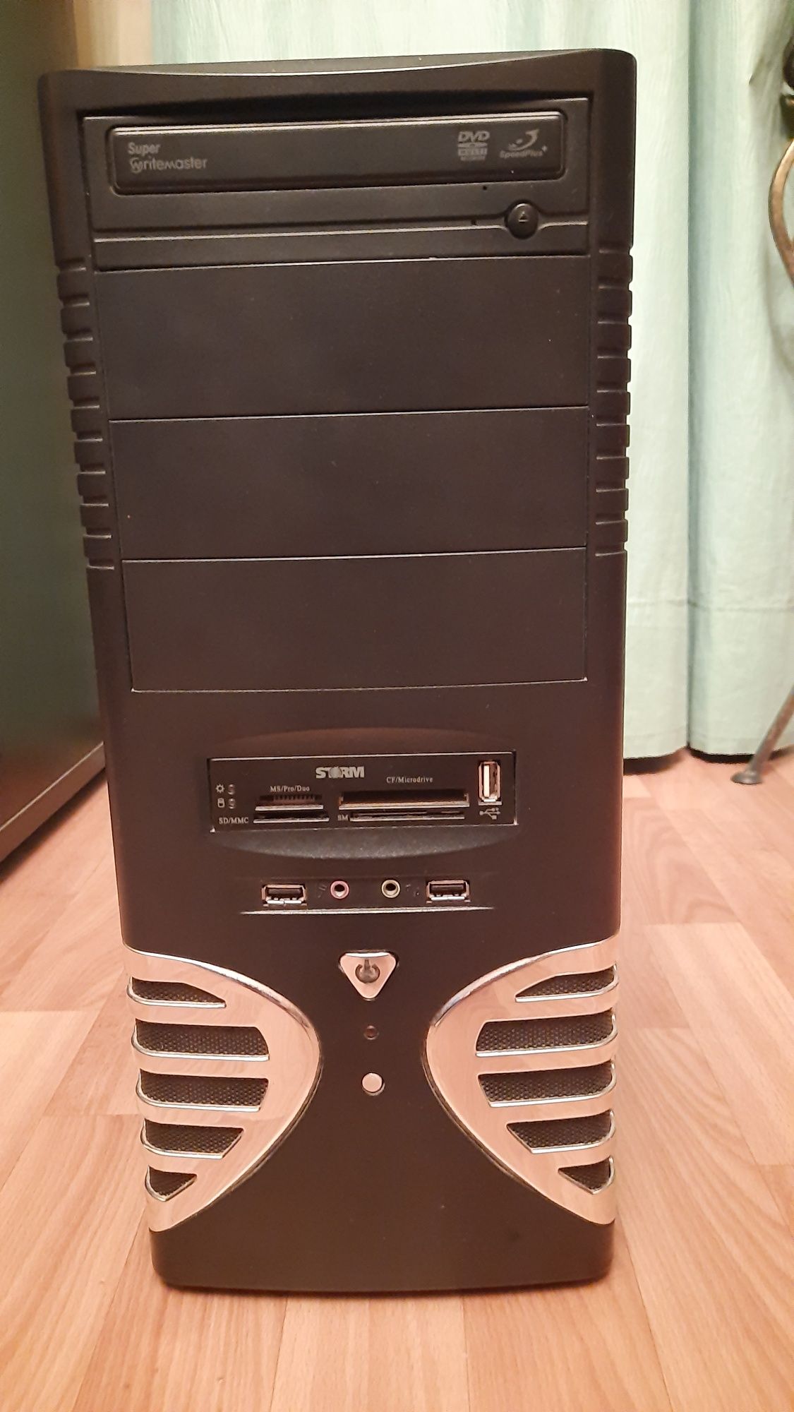 Системный блок Intel 4 ядра ,4 gb,250 HDD,видео встроенное