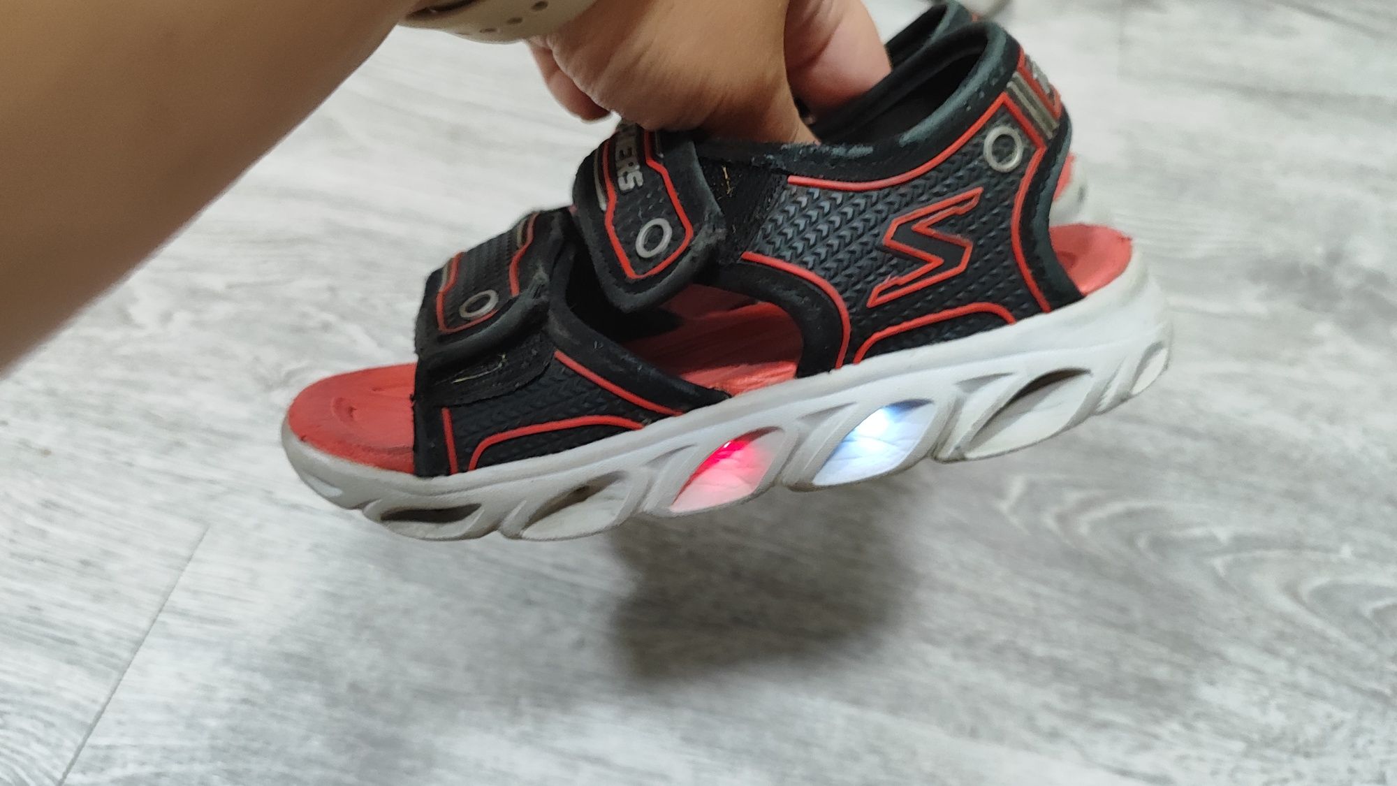 Дитячі сандалі босоніжки skechers 28.5