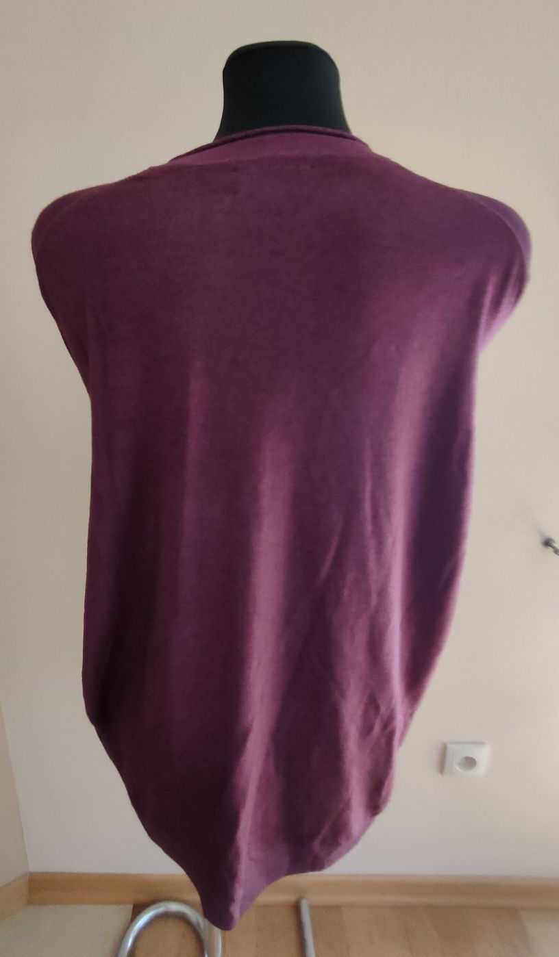 Sweter męski wełniany w serek.