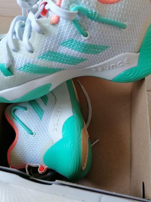 Adidas Harden  tam37,5