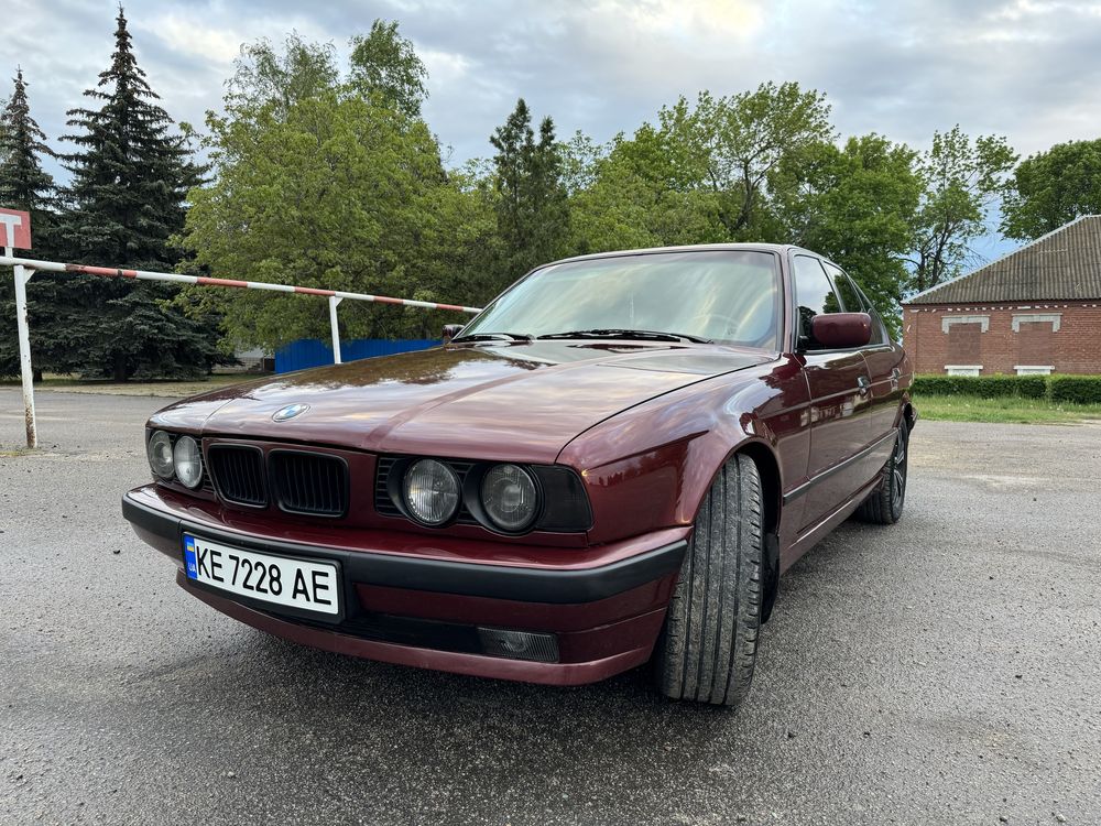 Продам BMW E34 520i