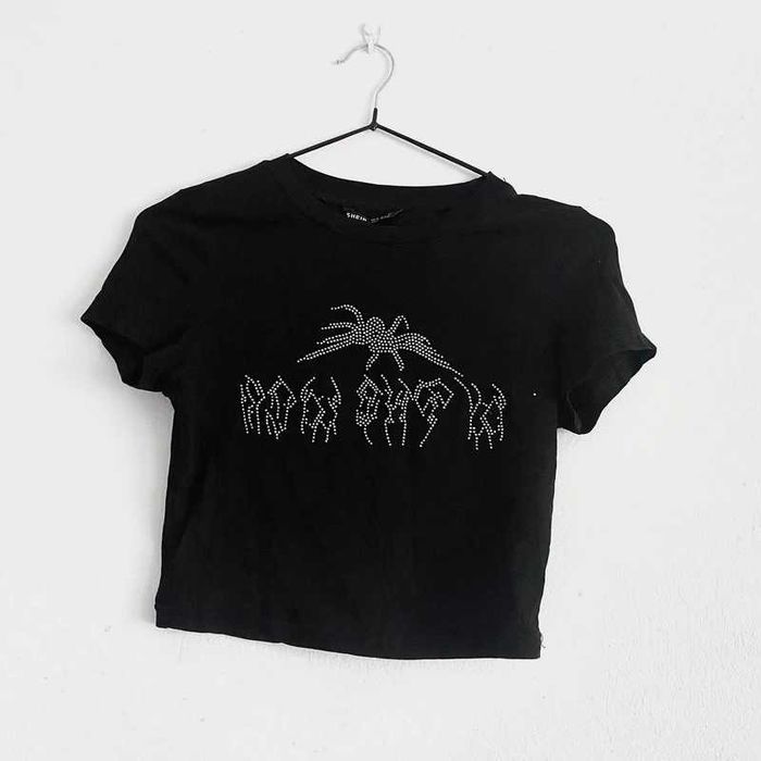 Bluzka crop top na krótki rękaw diamenciki