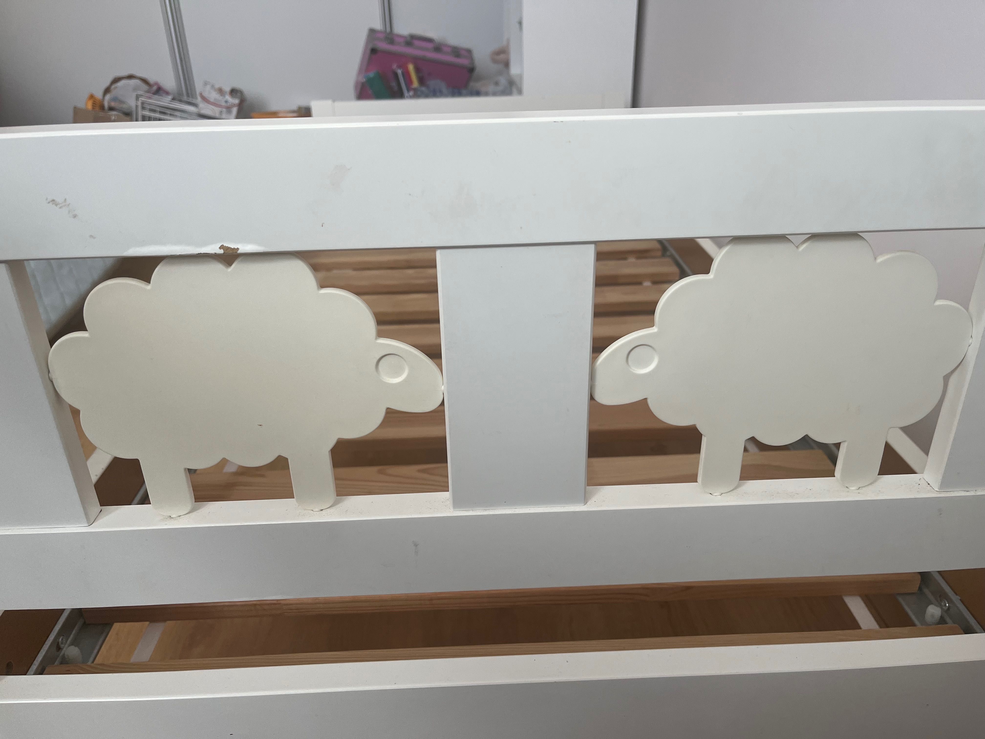 Łóżko dziecięce IKEA KRITTER 70×160 cm + materac – z owcami