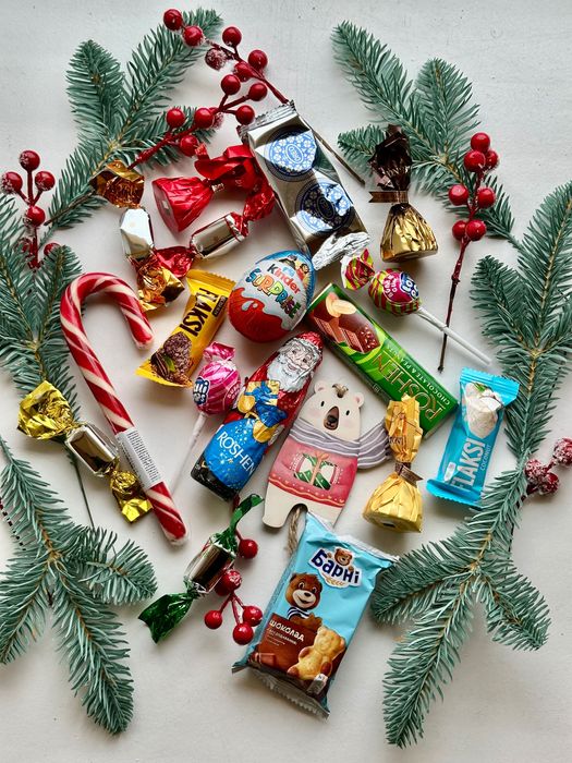 Солодкий подарунок Кіндер XXL на день св. Миколая, Різдво і Новий рік