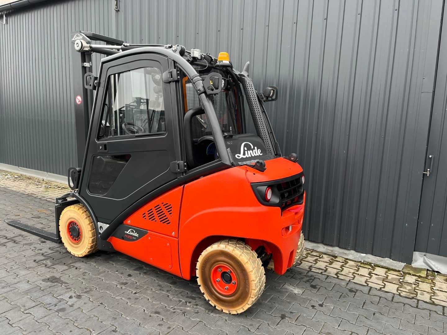 Wózek widłowy Linde H25T-02 Triplex Przesuw Kabina 2019 tylko 6656h