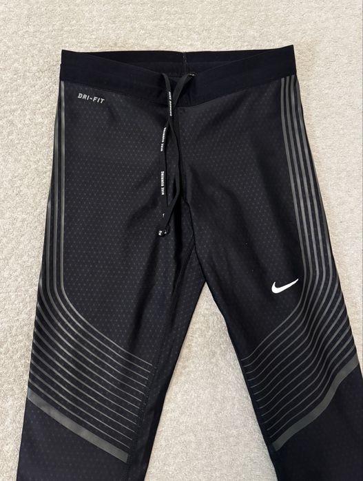 Czarne legginsy Nike