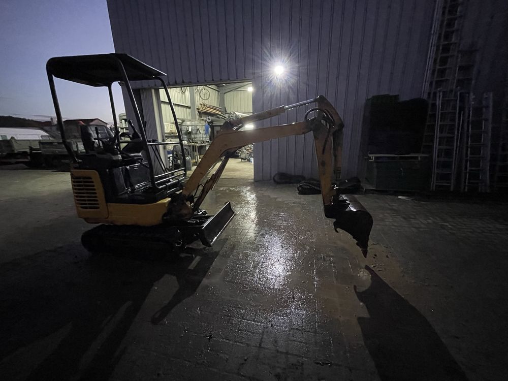 Mini giratoria Komatsu pc-16