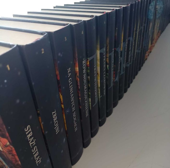 Świat Dysku - kolekcja 44 tomy - czarna oprawa