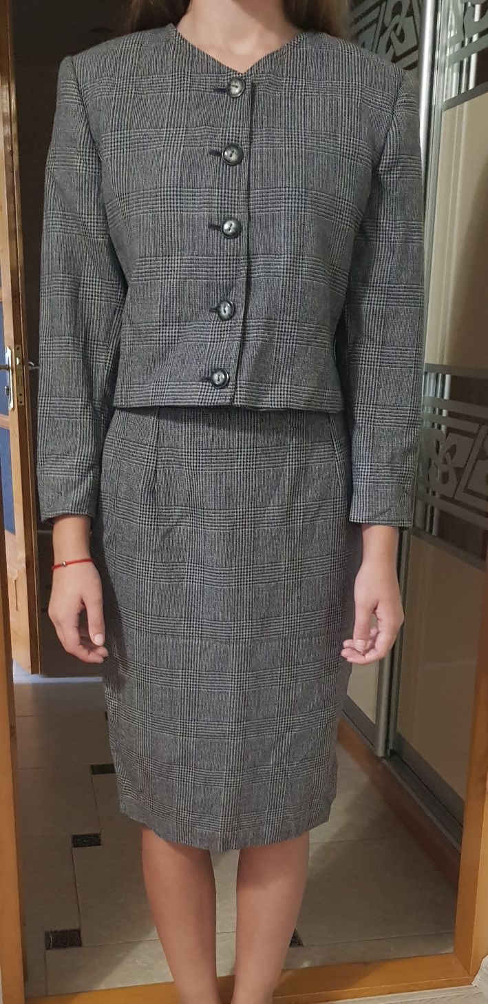 Жіночий костюм Valentino р.42