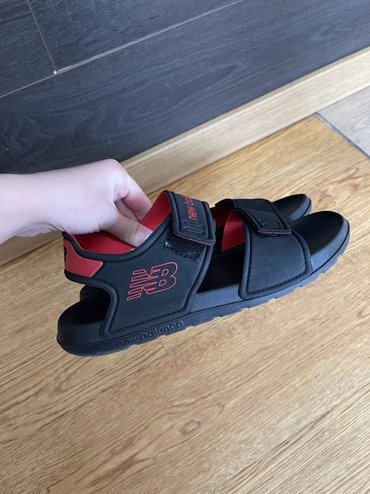 Босоніжки new balance оригінал