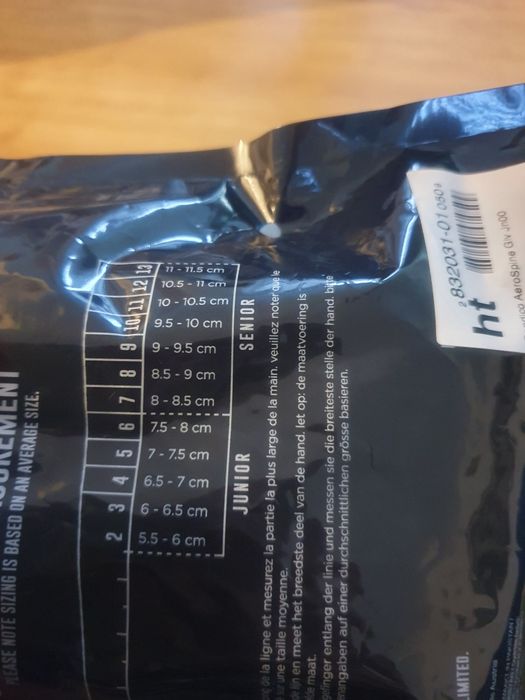 Rękawice bramkarskie Sondico AeroSpine rozmiar.5 dla chłopca