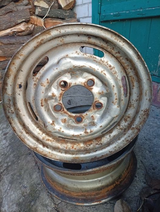 Продам диски Москвич  r13