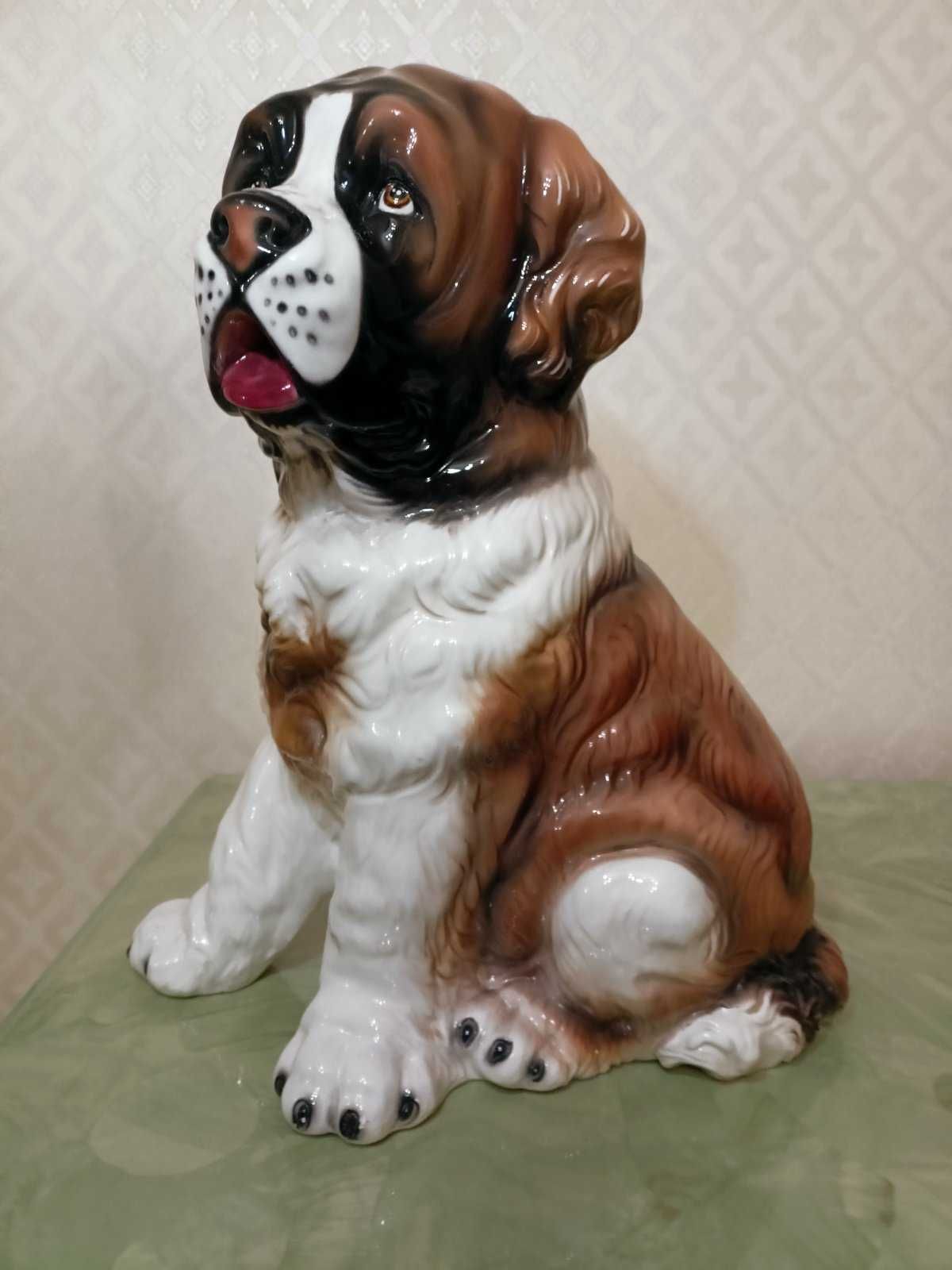 Большая фигура собаки/статуэтка 
Carraro, Italy/Hand painted