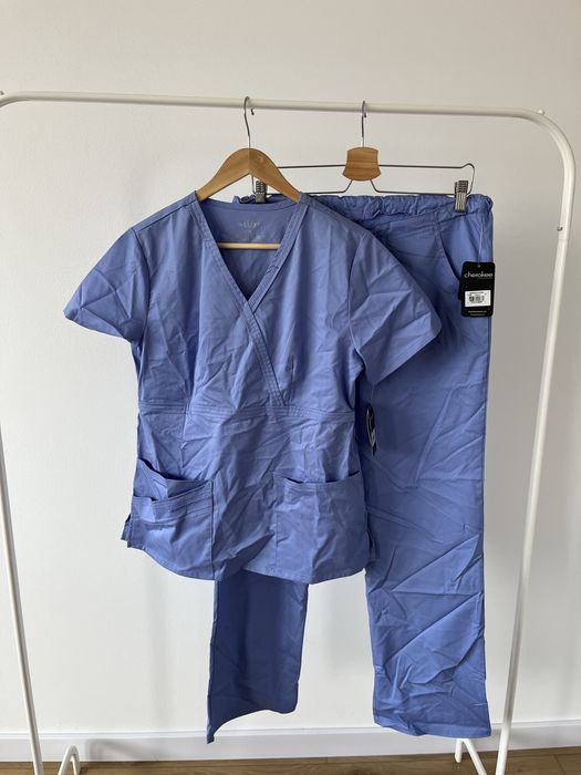 Jasno fioletowa odzież medyczna