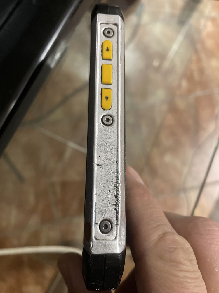 Продається смартфон Cat b15