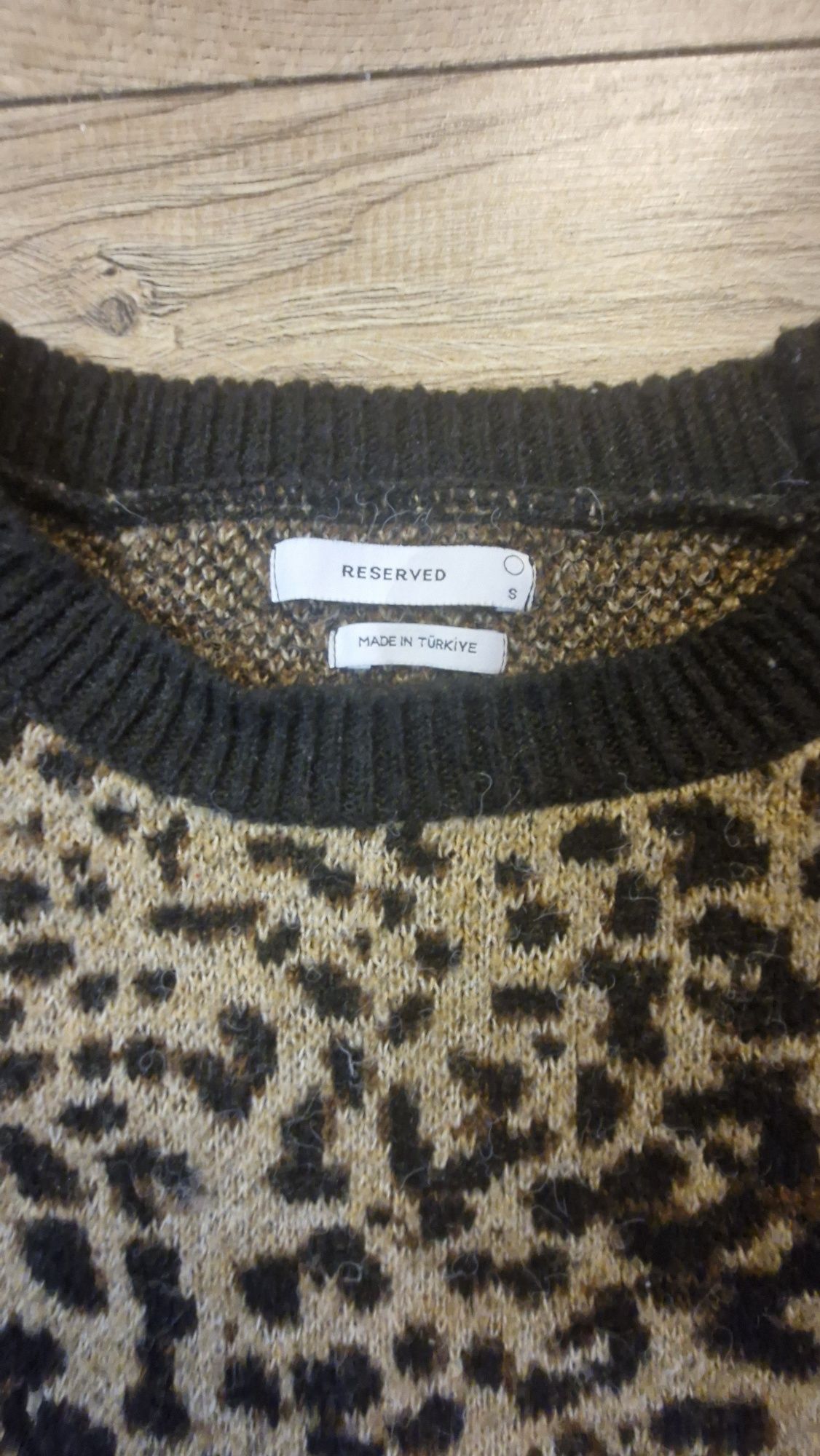 Sweter panterka S Reserved