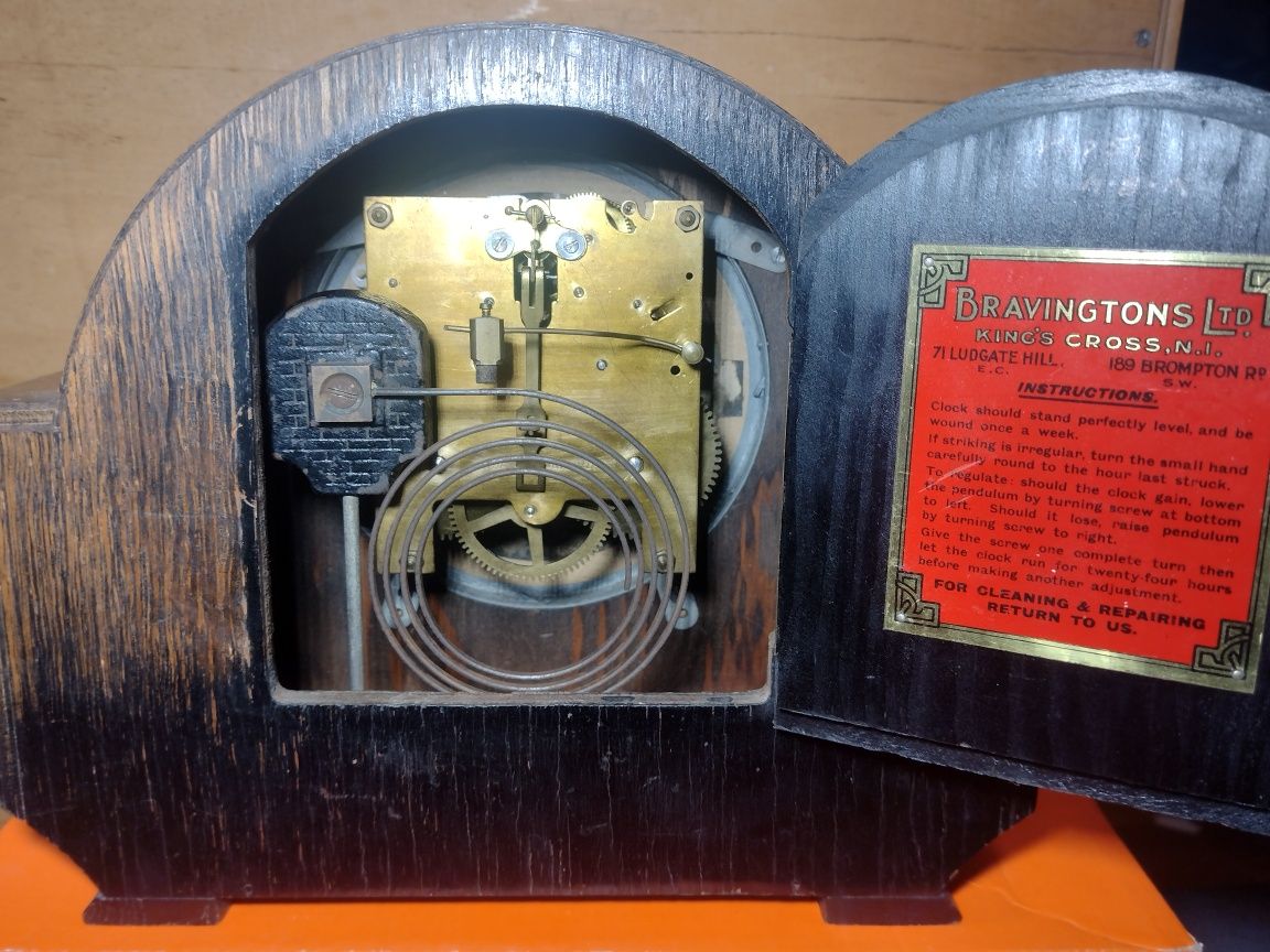 Bravingtons Renown zegar kominkowy Art Deco sprawny dokumenty 1946