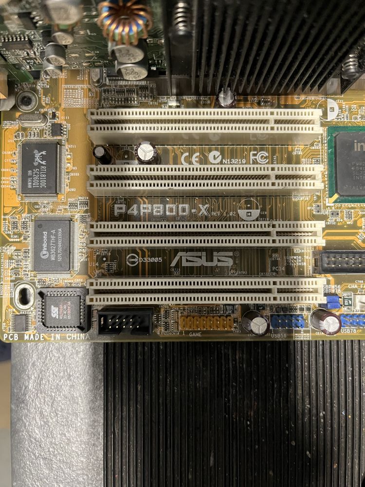 Płyta główna Asus P4P800-x ddr1  celeron retro win98