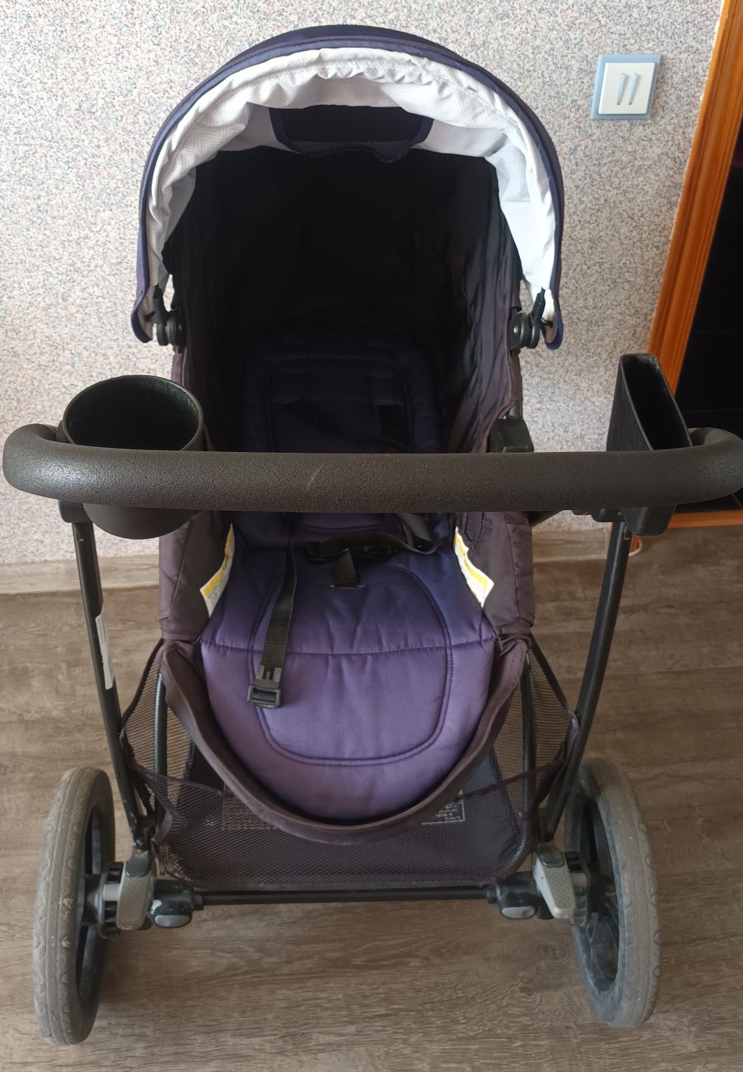 Детская коляска: "Graco Modes 3 Essentials LX Stroller Travel System.