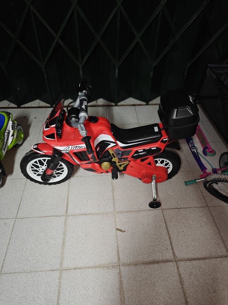 Moto bateria Honda África Twin
