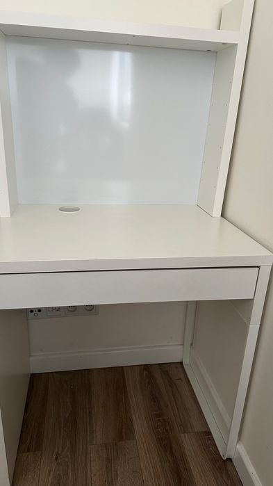 Biurko IKEA MICKE, białe. Bardzo dobry stan!