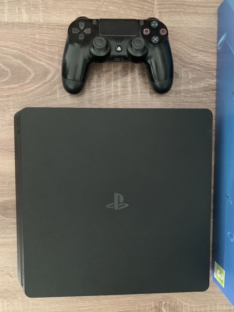 Playstation 4 Slim (1Tb) + comando original ps4