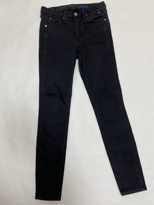 Продам Джинси 28 р Calvin Klein