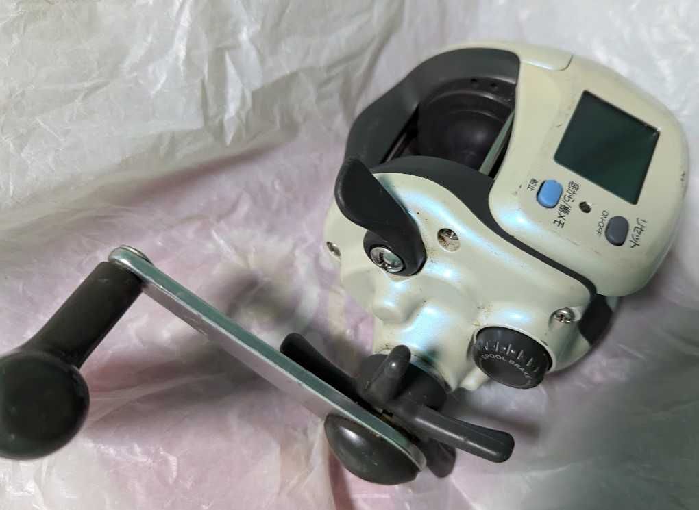 Японская  катушка,  мультипликаторная  Daiwa tanasensor-s  400dx