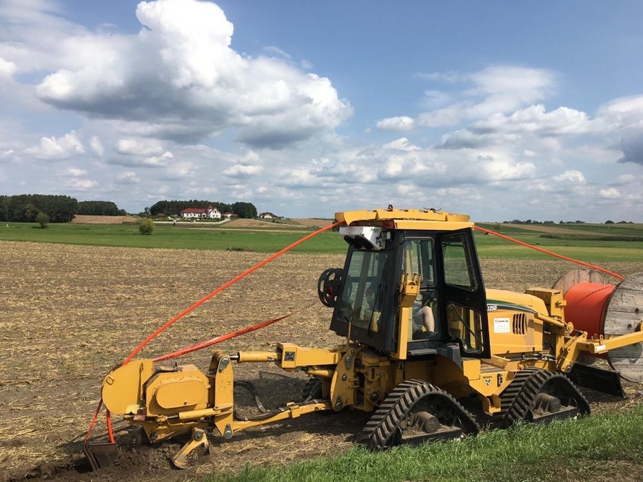 Wynajem pługoukładacza - telekomunikacja,energetyka