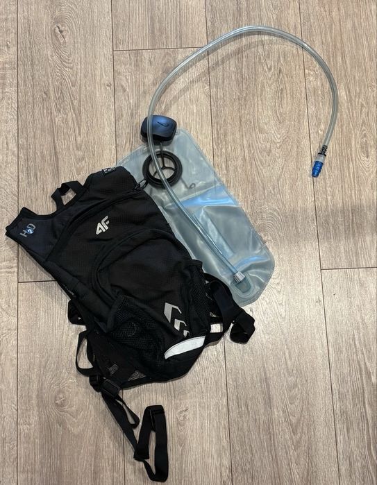 Plecak rowerowy 4f z systemem hydracyjnym