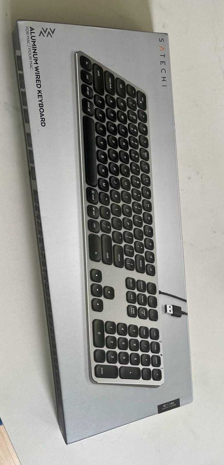 Satechi aluminum wired keyboard for MAC