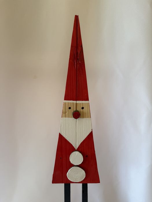 Drewniany Skrzat Świąteczny – rękodzieło, czerwony, 105 cm