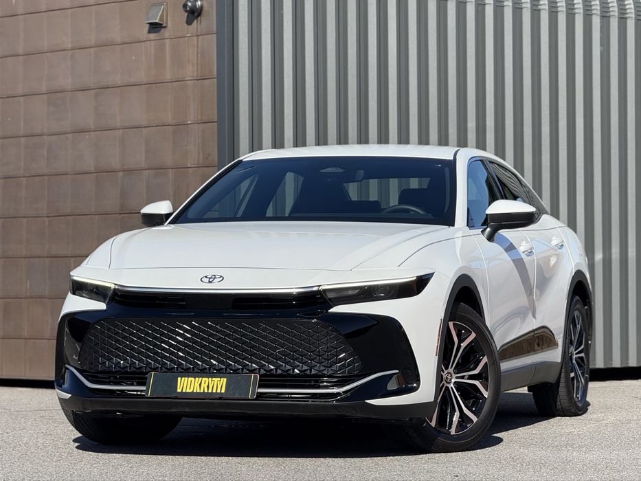 Toyota Crown, 2024 року, 2.5 гібрид, автомат, повний привід, 35т.км,