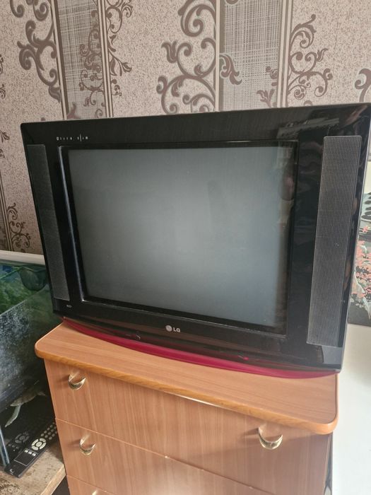 Продам телевизор LG Ultra Slim