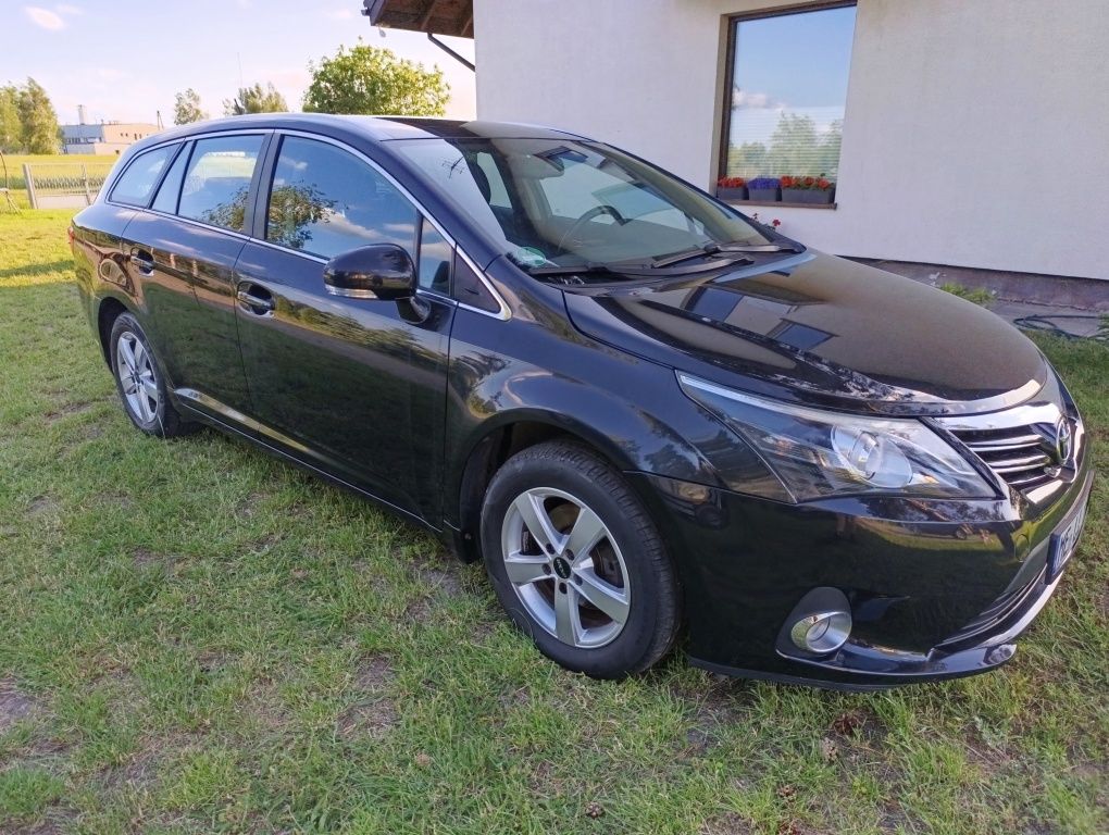 Toyota Avensis 1.8 16 V 147 KM z Niemiec bezwypadkowa i serwisowana