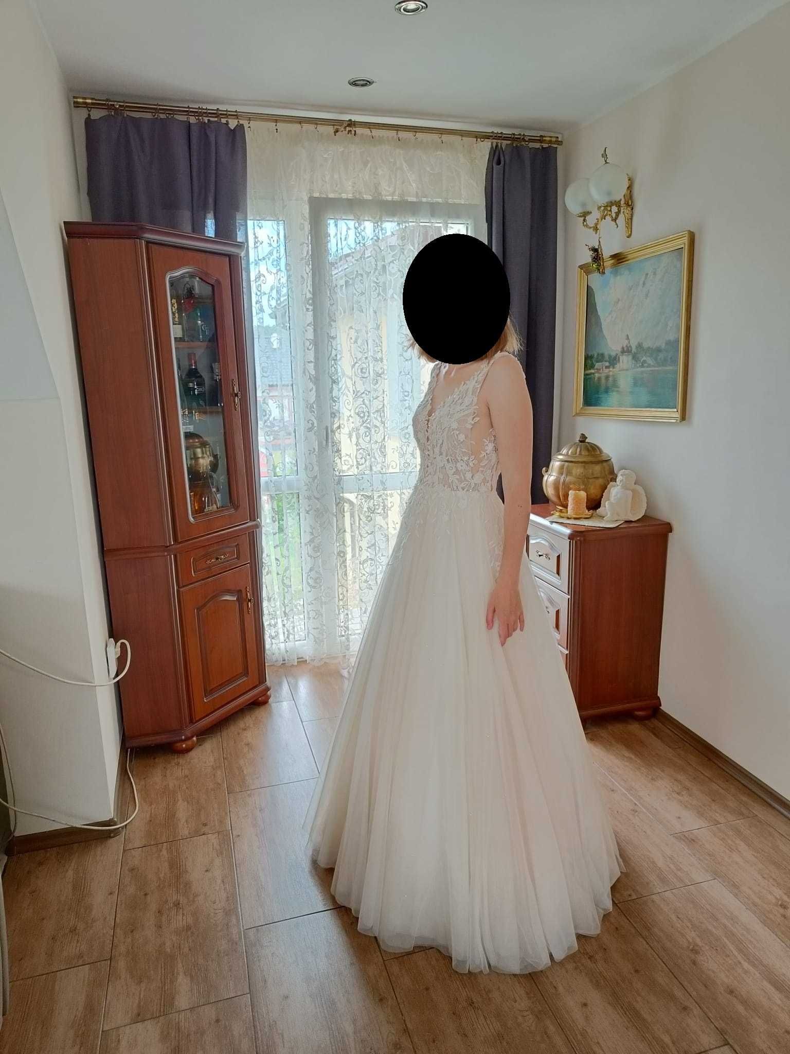 Suknia ślubna z salonu Laura