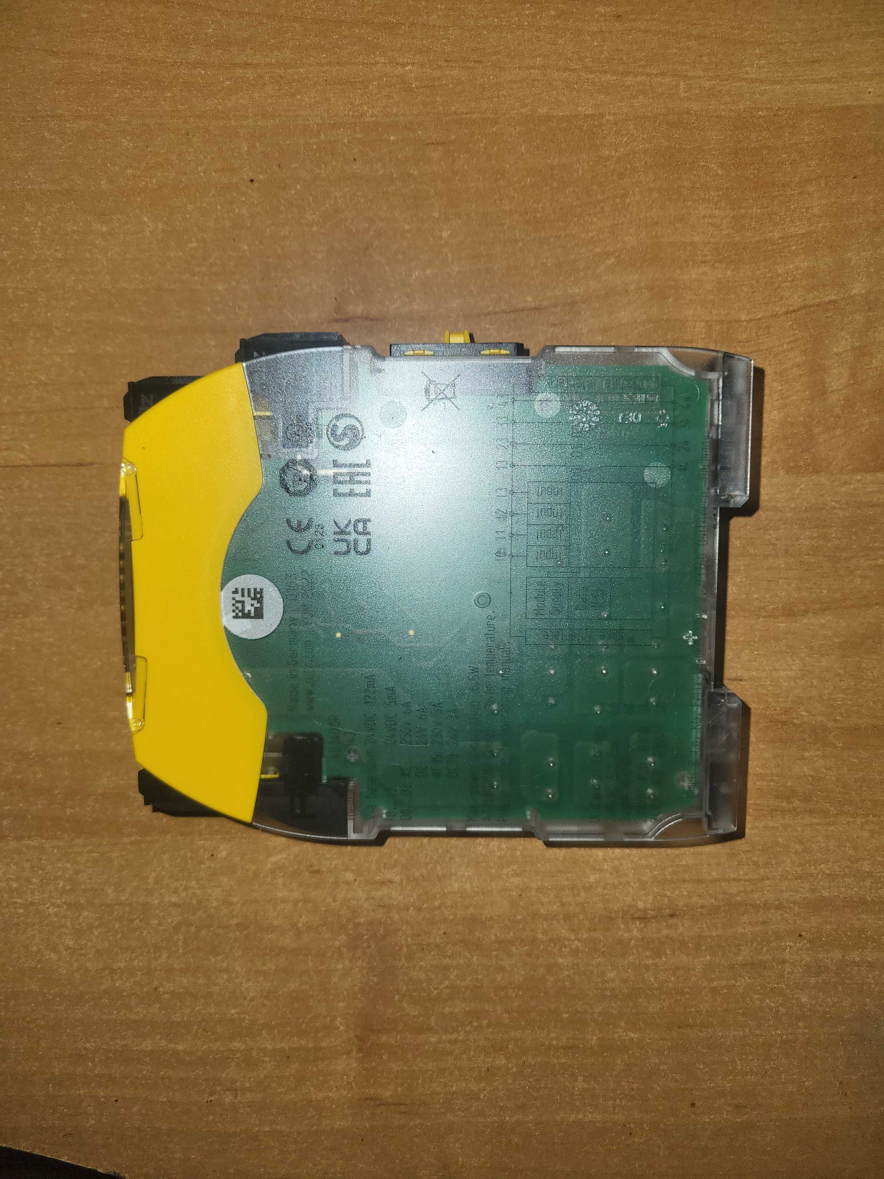 PNOZ m EF 4014DOR – moduł bezpieczeństwa firmy Pilz