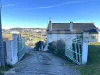 Moradia T2 com terreno no Teixoso, Covilhã!